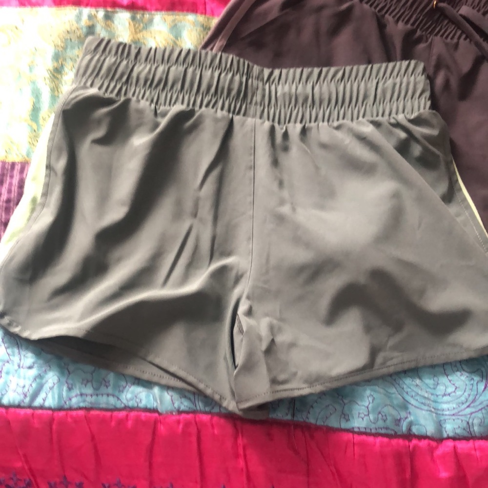 Reebok shorts - Picture 3 of 8
